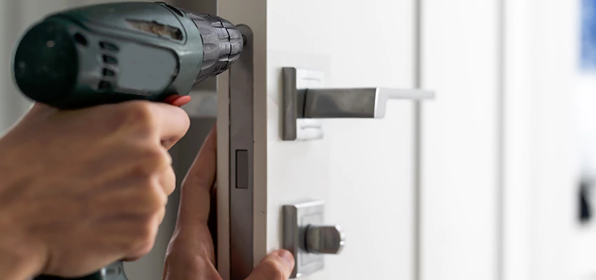 Locksmith For Lock Replacement Near Me in Mira Loma, CA